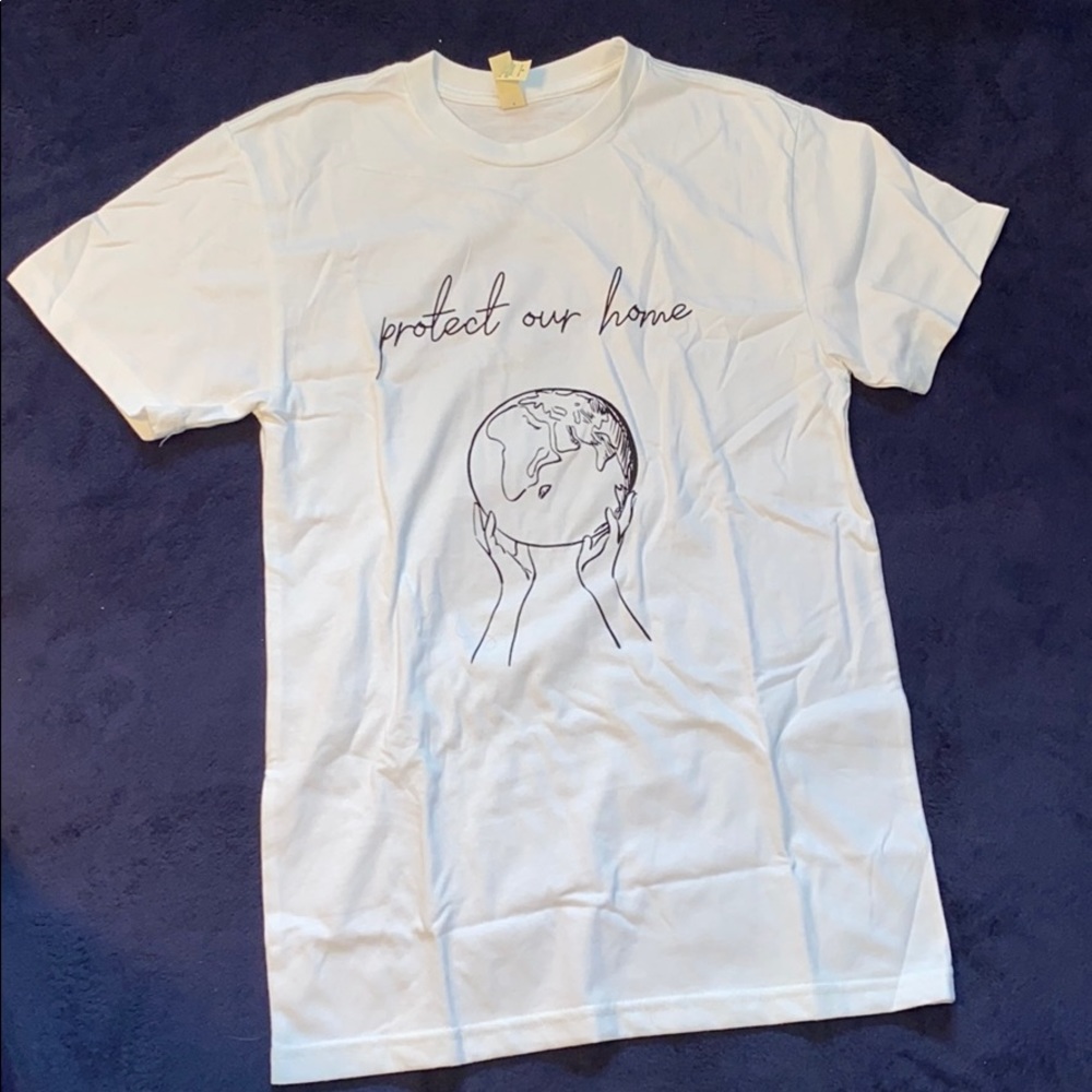 Graphic tee